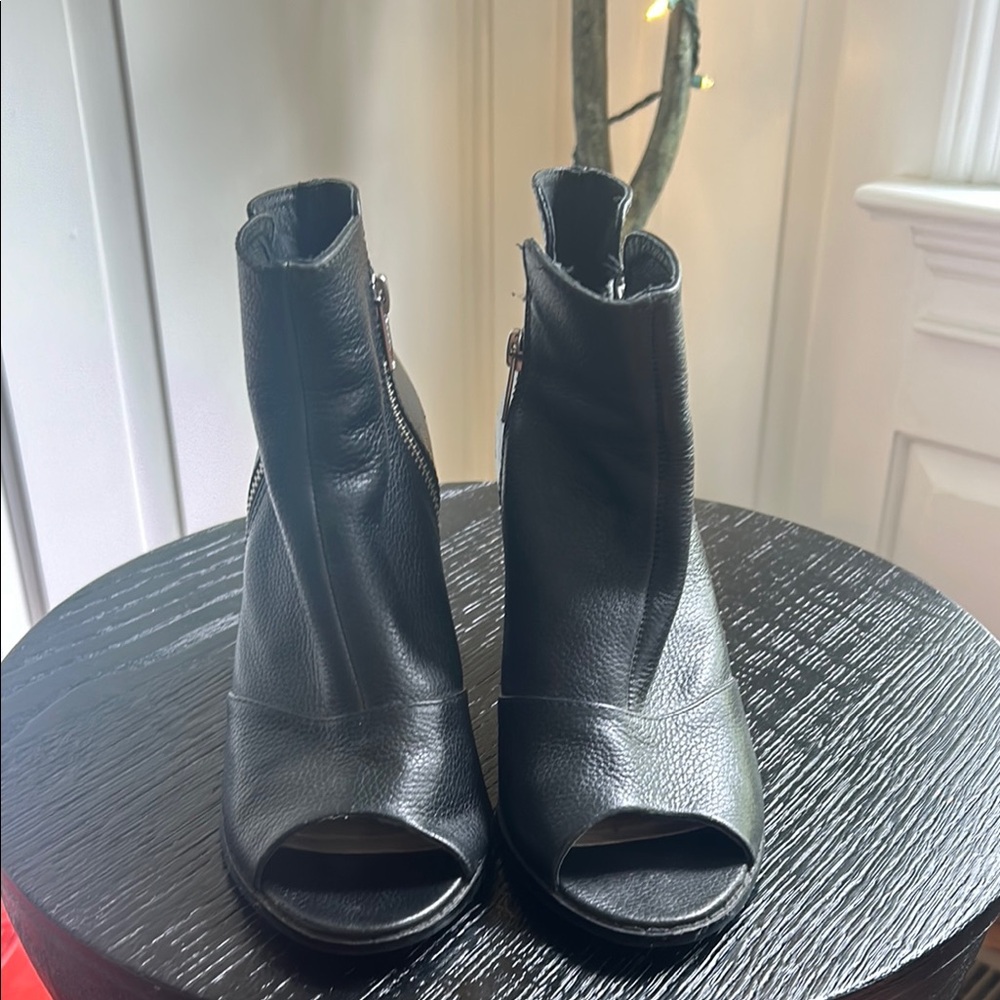 Sol Sana Black Ankle Booties Sleek Leather Design